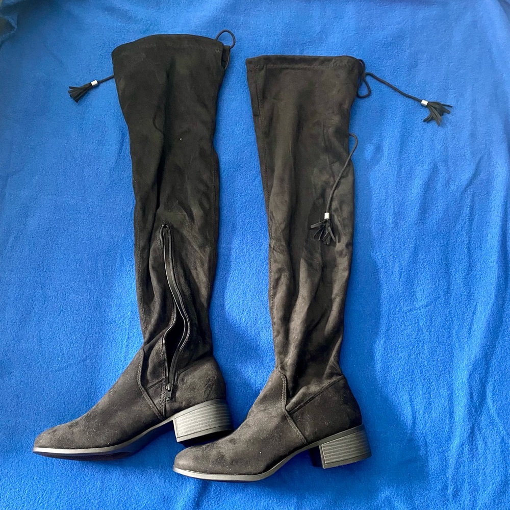 Madden Girl Size 9 Knee High Black Velvet Boots